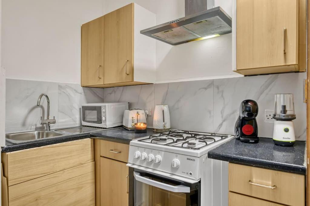 Cosy 2-Bedroom Flat Paddington ลอนดอน ภายนอก รูปภาพ